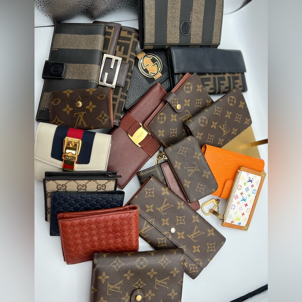 Wallets Galore! LV, Fendi, Gucci and more!